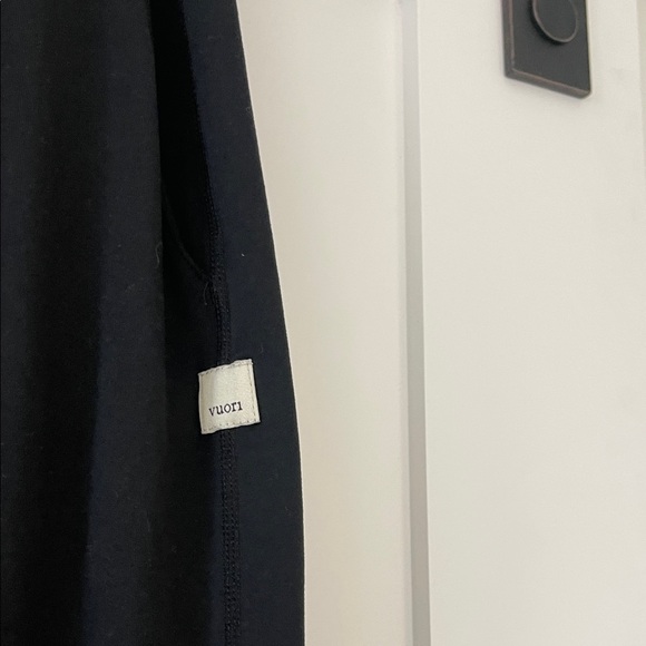 VUORI Black Jogger Pants, Size XS - Picture 5 of 10